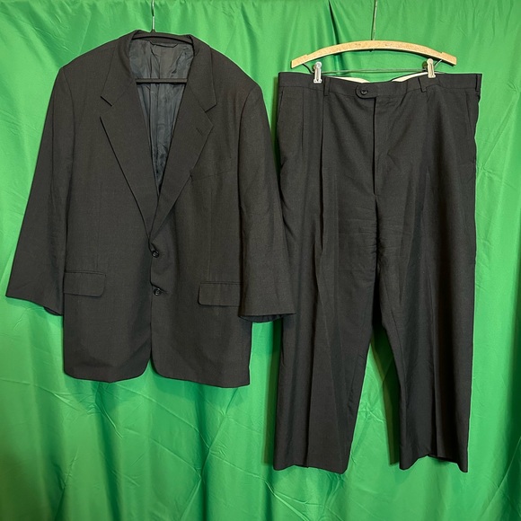 HICKEY FREEMAN dark gray 2pc USA-made boardroom suit - Picture 1 of 11